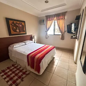 el-patio-suites.guayaquilhotels.org/